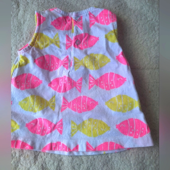 Carter's Bundle of 4 tops for baby girl 0-3 months - Picture 6 of 9